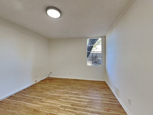 Building Photo - 4500 Westridge Ave