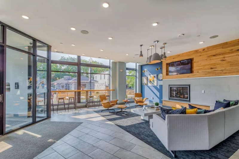 Building Photo - 1010 Maple Ave