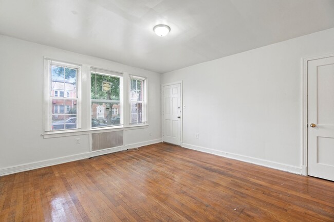 Building Photo - Charming 2 Bedroom Apartment in Beautiful ...