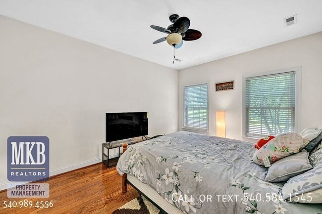 Building Photo - 7621 Nandina Dr