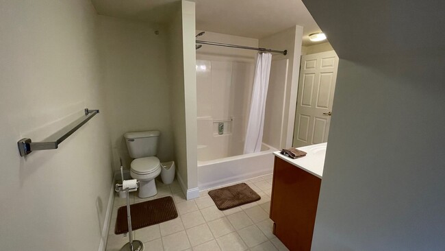 Building Photo - Spacious Furnished 3-Bedroom Condo – All U...