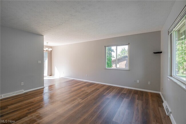 Building Photo - 2382 Massillon Rd