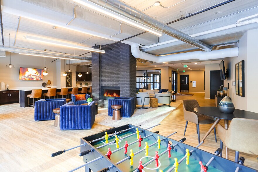 Building Photo - 8041 W Bluemound Rd