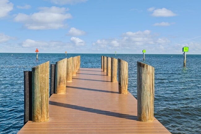 Building Photo - 133 E Silver Palm Ave