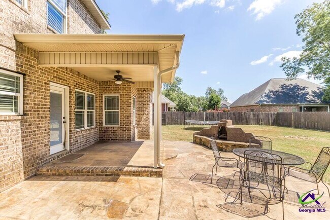 Building Photo - 203 Norfolk Cir