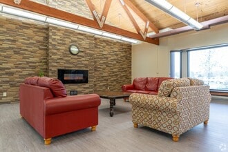 Building Photo - 2100 Greentree N