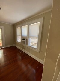 Building Photo - 801 23rd Ave N