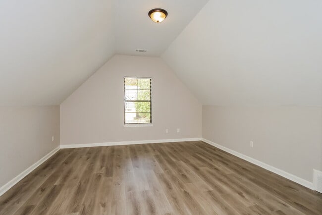 Building Photo - 290 Garden Springs Dr