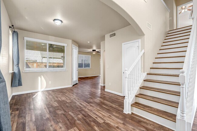 Building Photo - 5629 N Citrus Ln