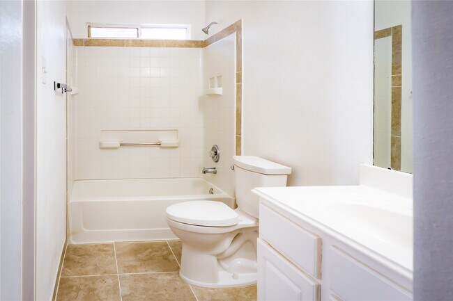 Building Photo - 3807 Gardenia Bend