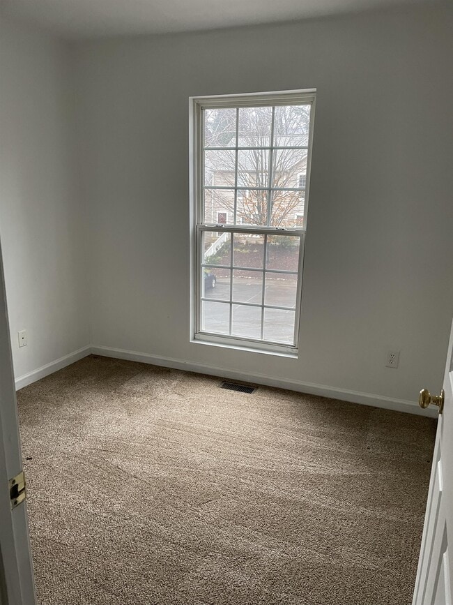 Building Photo - 115 Hartford Ct