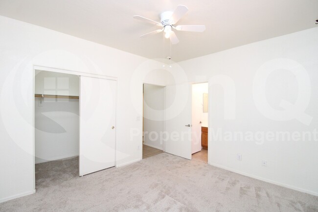 Building Photo - 2300 E Magma Rd