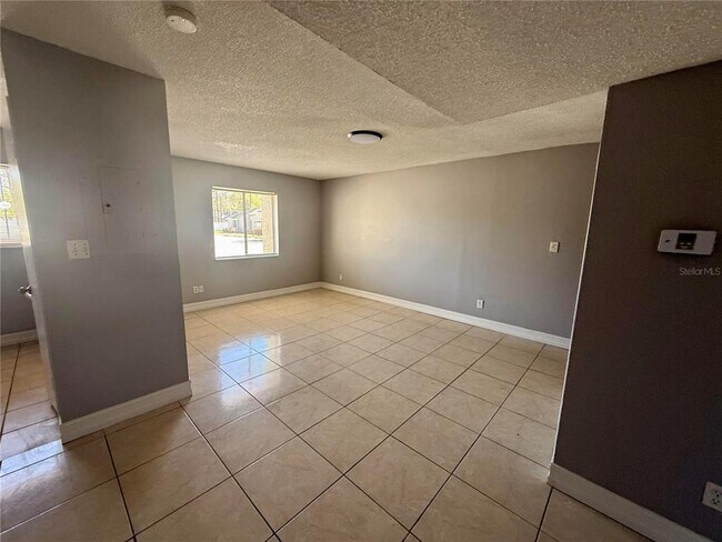 Building Photo - 127 Springwood Cir