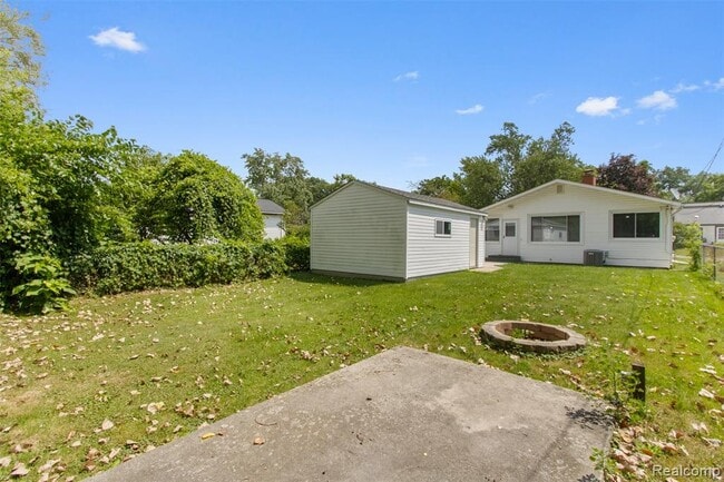 Building Photo - 27361 Delton St