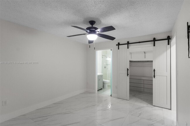 Building Photo - 2515 W 65th St