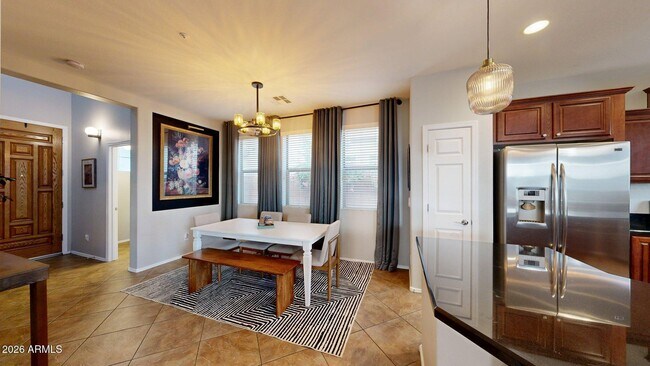 Building Photo - 3272 E Meadowview Dr