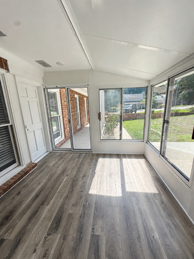 Building Photo - 92 Churchill Cir