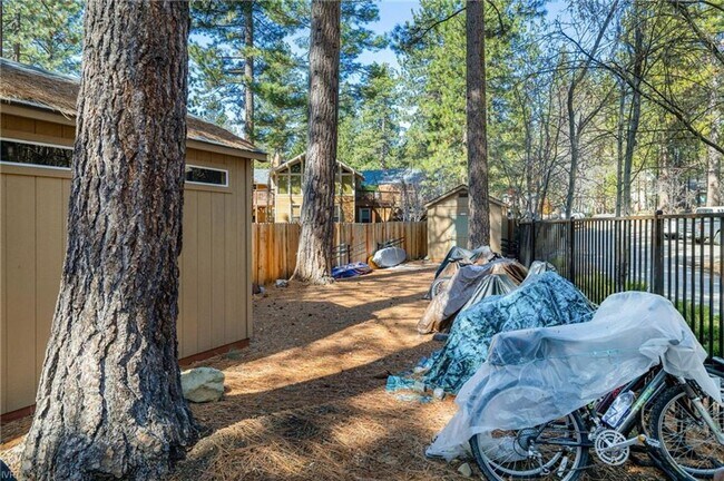 Building Photo - Great location in Incline Village