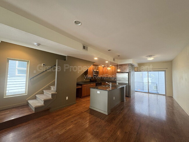 Building Photo - 3400 Larimer St