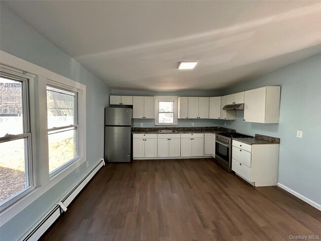 Building Photo - 106 Ball St