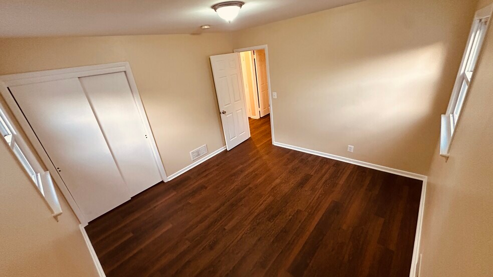 Building Photo - 331 N Oraton Pky
