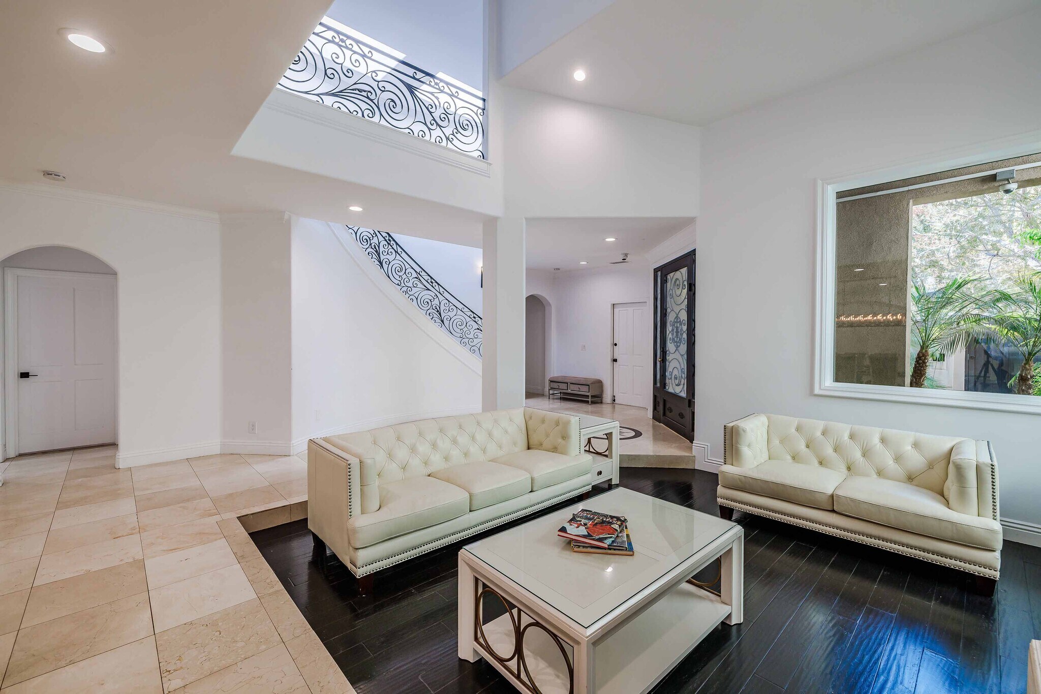 Building Photo - 1554 Mathews Ave