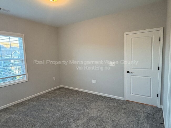 Building Photo - 1664 Highpoint St