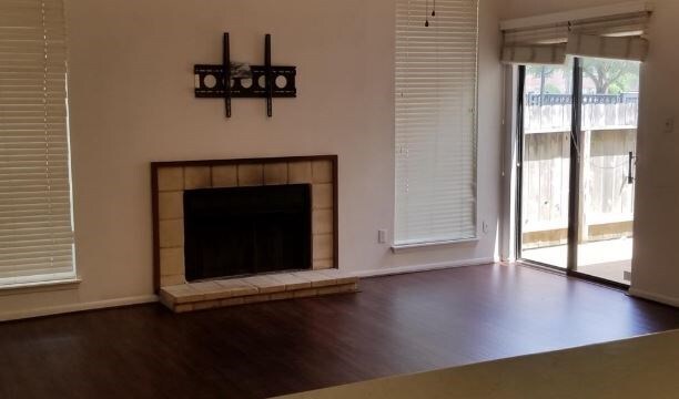 Building Photo - 8100 Cambridge St