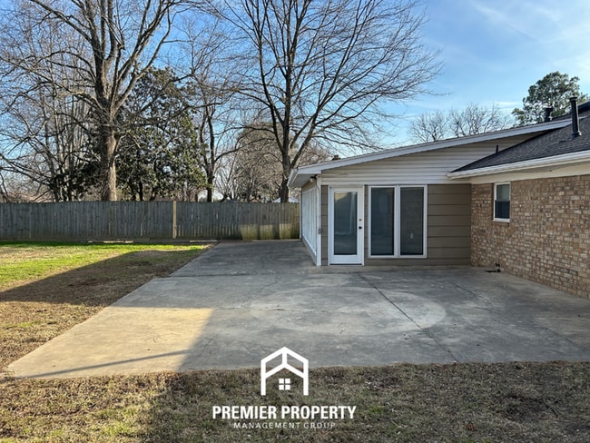 Building Photo - Spacious 3BR Southaven Home w/ Sunroom, Hardwood Floors & Fenced Yard & Near Schools