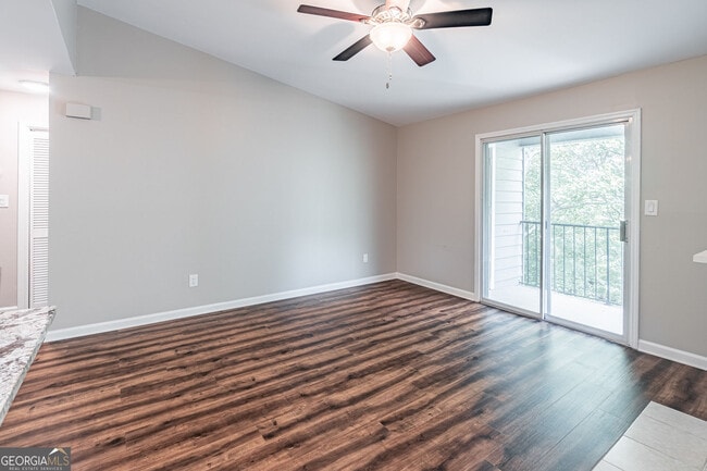 Building Photo - 547 Granville Ct