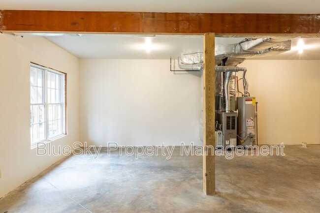 Building Photo - 2304 Ravenswood Ct