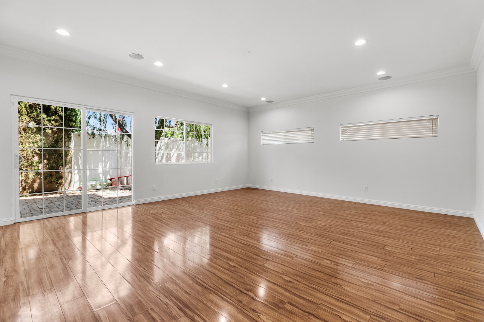 Building Photo - 15419 Valerio St