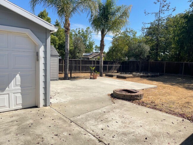 Building Photo - 14901 Nelson Way
