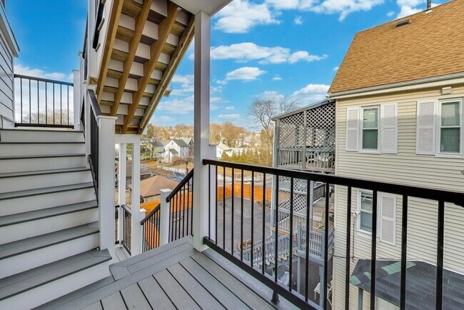 Building Photo - 2195 Dorchester Ave