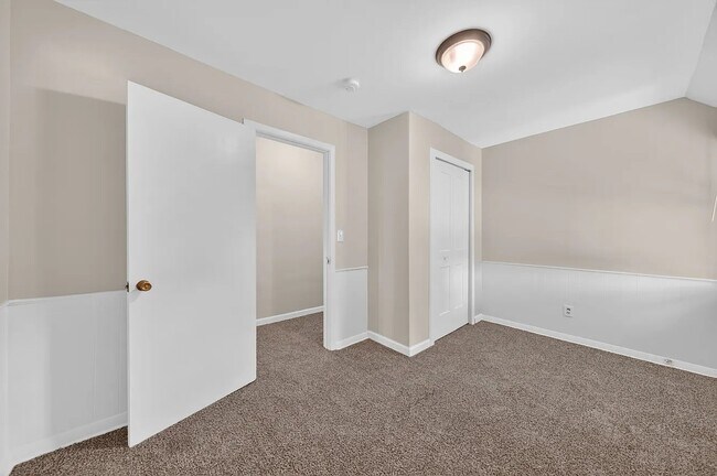 Building Photo - 23 W Burdick St