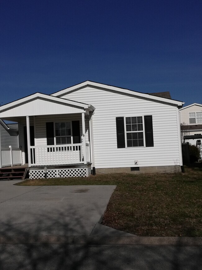 Building Photo - 1709 Sails Way