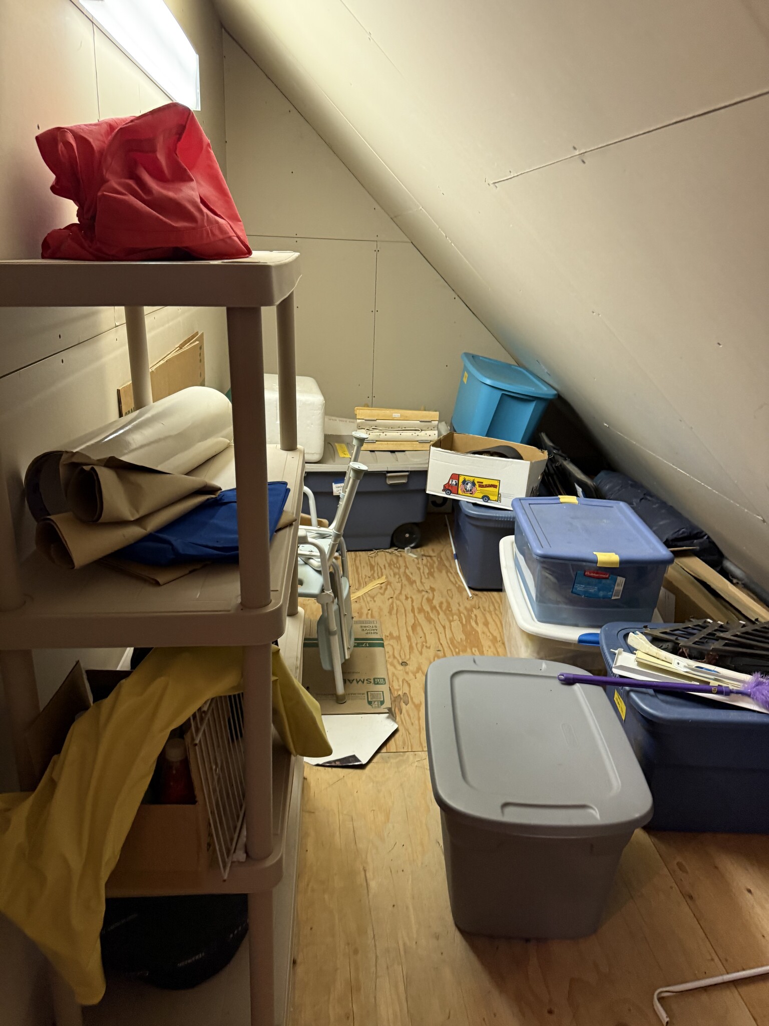 Building Photo - 298 Main St