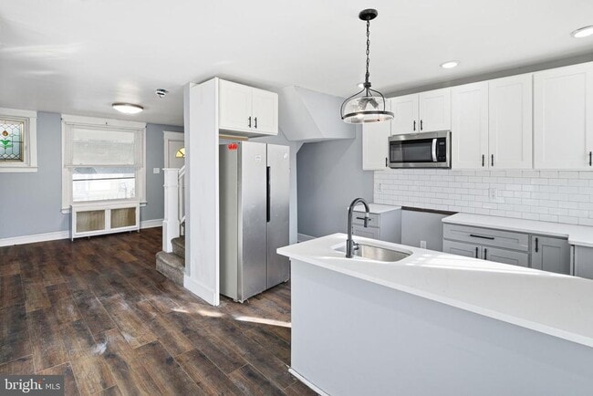 Building Photo - 6520 Ross St