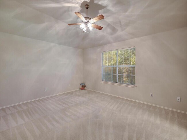 Building Photo - 213 Mesa Verde