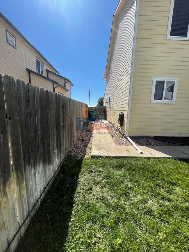 Building Photo - 10276 Deer Meadow Cir