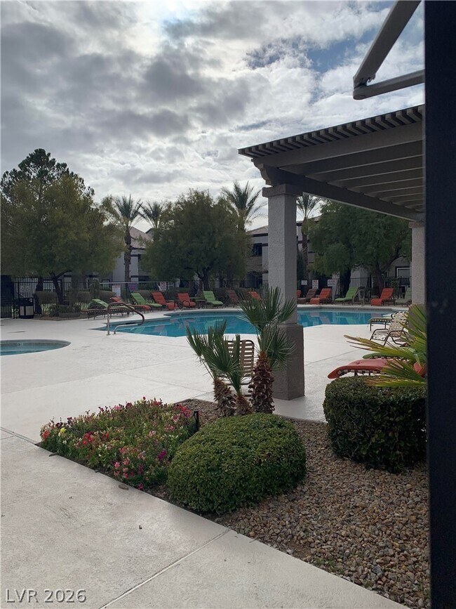 Building Photo - 7255 W Sunset Rd