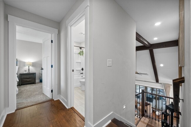 Building Photo - 832 Jersey Dr