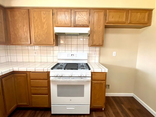 Building Photo - $2,295 Beautiful 3 Bedroom Home- Valentine...