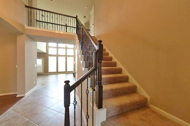 Building Photo - 6223 Falling Briar Lane