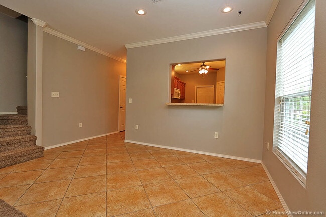 Building Photo - 1345/1347 Amblewood
