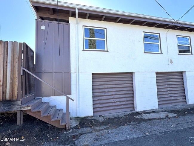 Building Photo - 1919 Colonia Pl