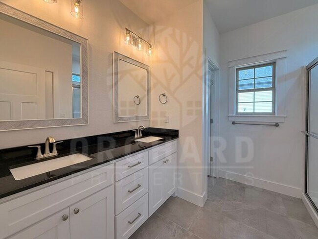 Building Photo - Bella Vista Single-Family Home- 3 Bed/ 2 Bath- Beautiful Cheston Plan