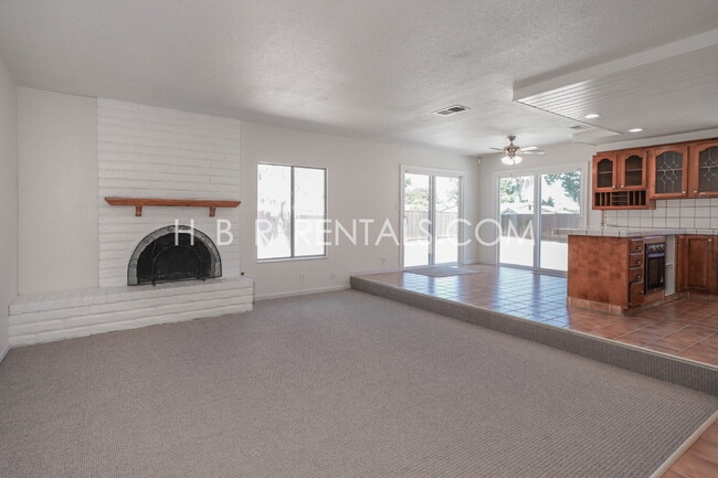 Building Photo - Spacious Family Retreat in Manteca, Ready ...