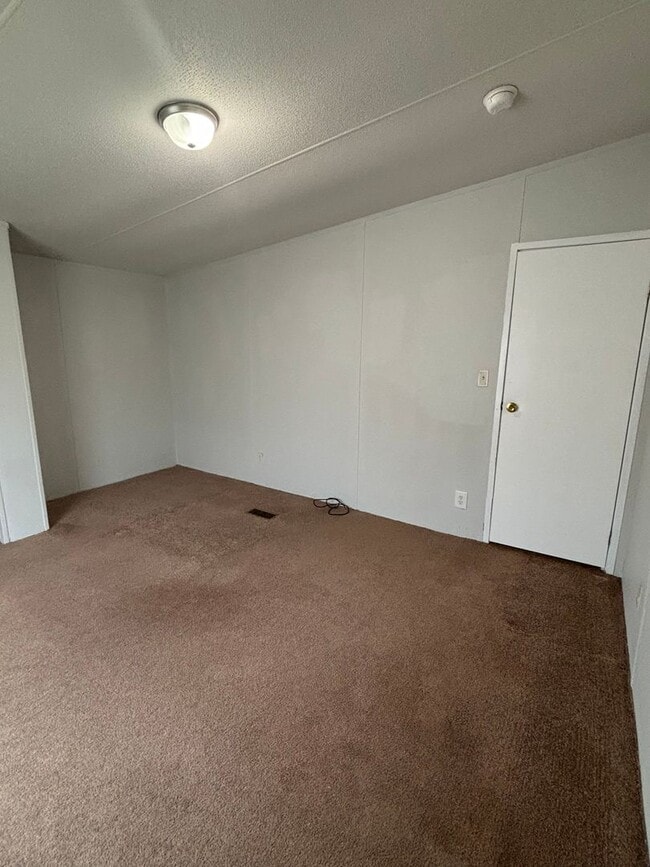 Building Photo - Wedgefield Community