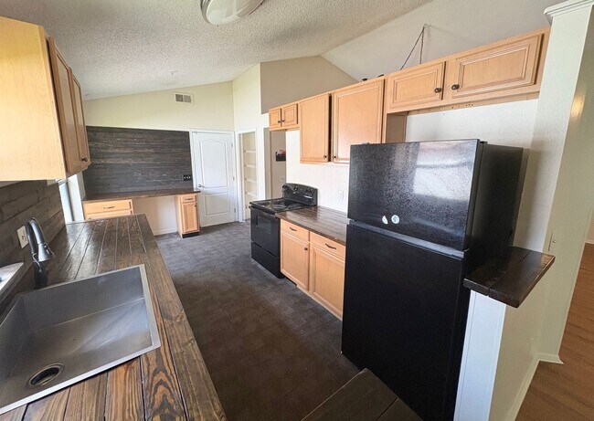 Building Photo - Coming Soon! Whisper Lakes - 4 Bedroom, 2 Bathroom Home.